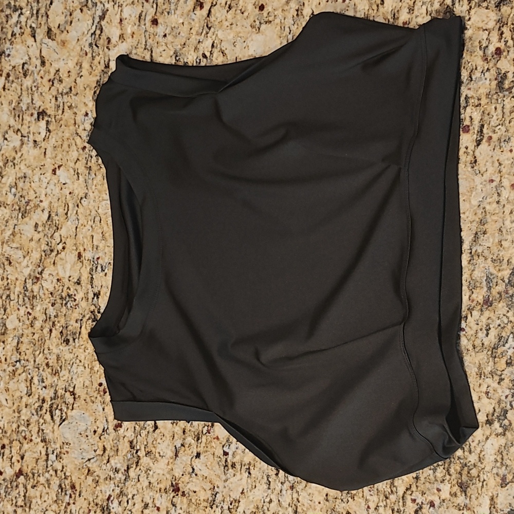 Halara crew neck yoga crop top